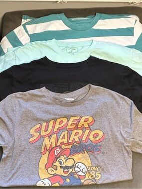 Men’s Graphic Tee shirt Bundle